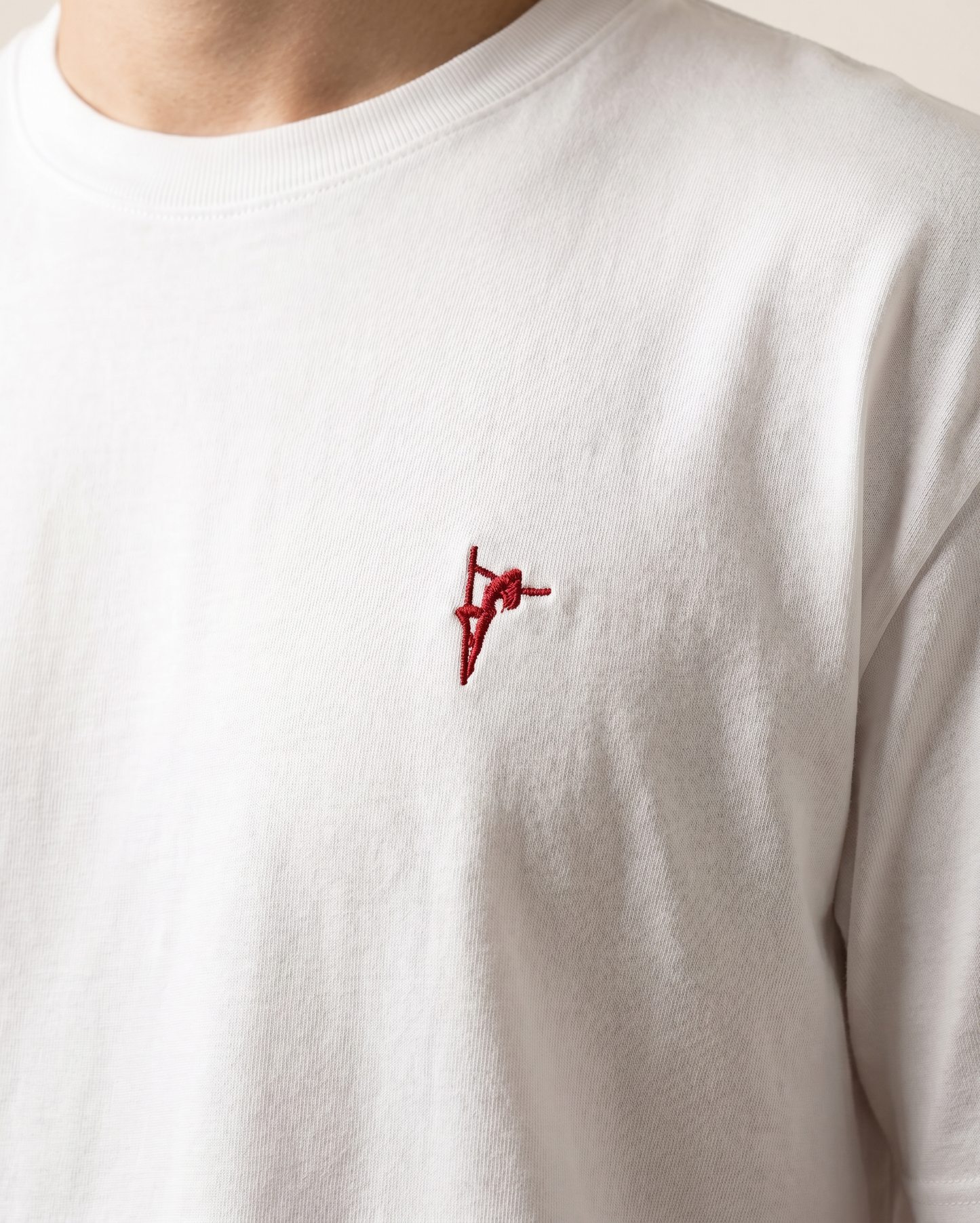 Relaxed Tee - Gesticktes Motiv